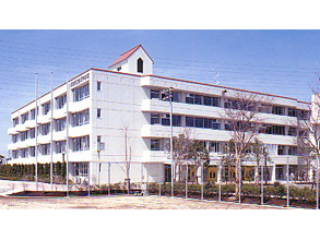 草加市立谷塚小学校