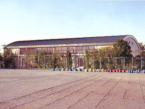 草加市立谷塚小学校体育館