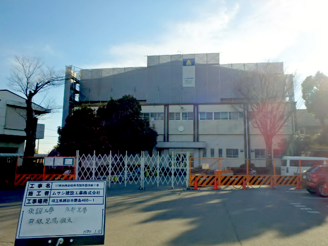 体育館改修工事・改修中
